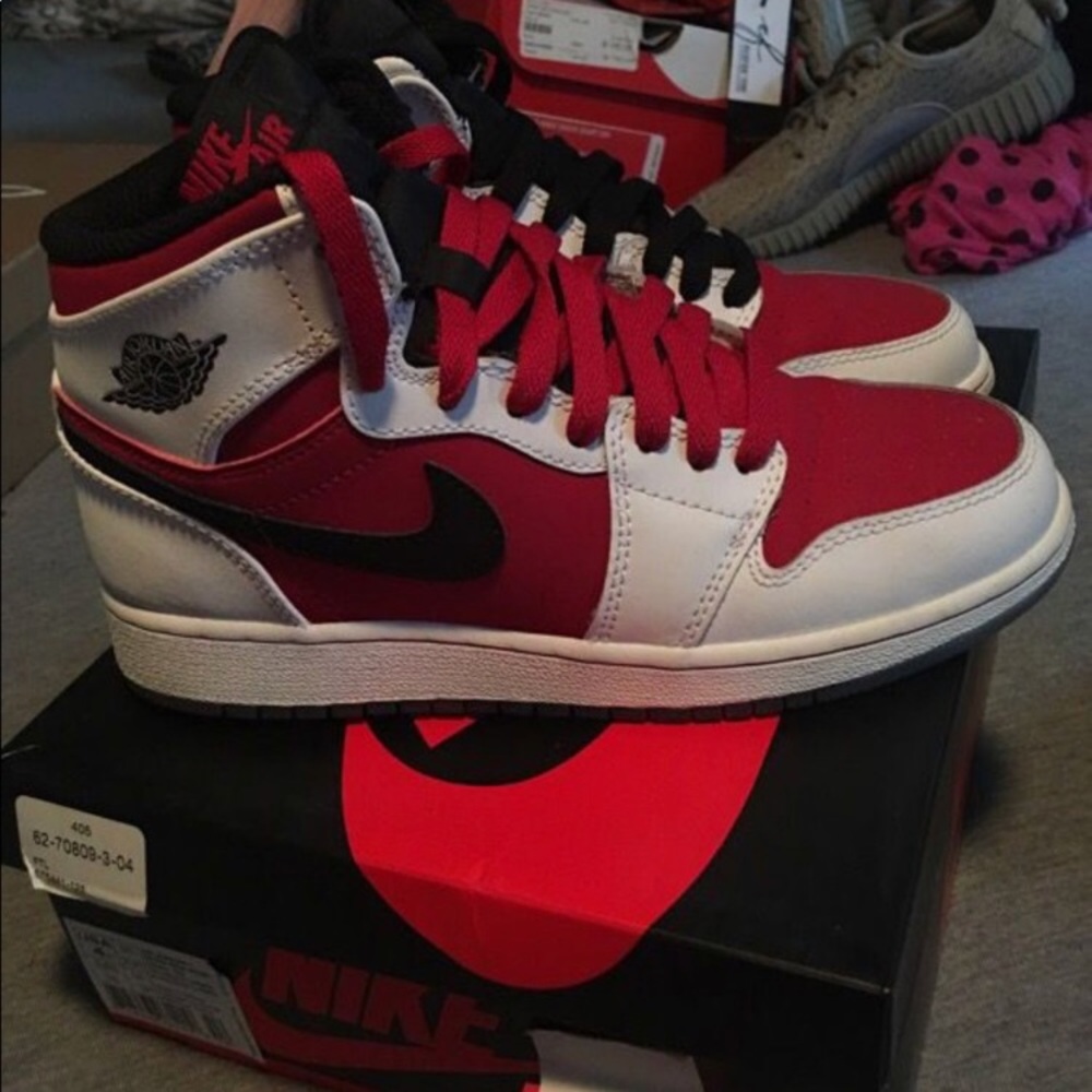 Perfect condition carmine air ones